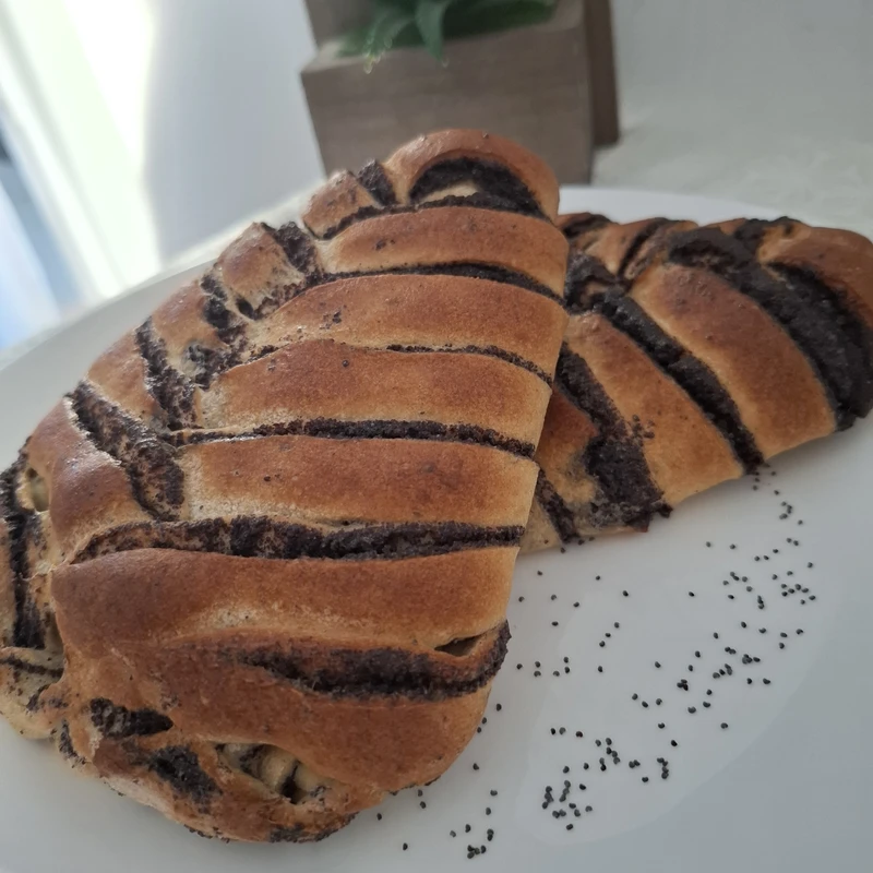 Mákos fonat 🤎, elkészült étel a recept főfotóján