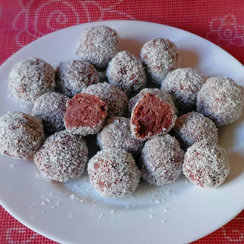 Vörösbársony golyók, elkészült étel a recept főfotóján