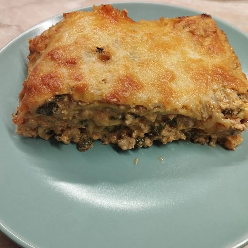 Tejszínes-spenótos lasagne, elkészült étel a recept főfotóján