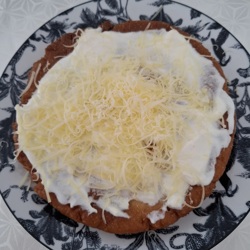Jolly Joker lángos, elkészült étel a recept főfotóján